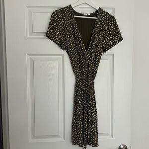 Gap Medium Green Floral Wrap Dress
